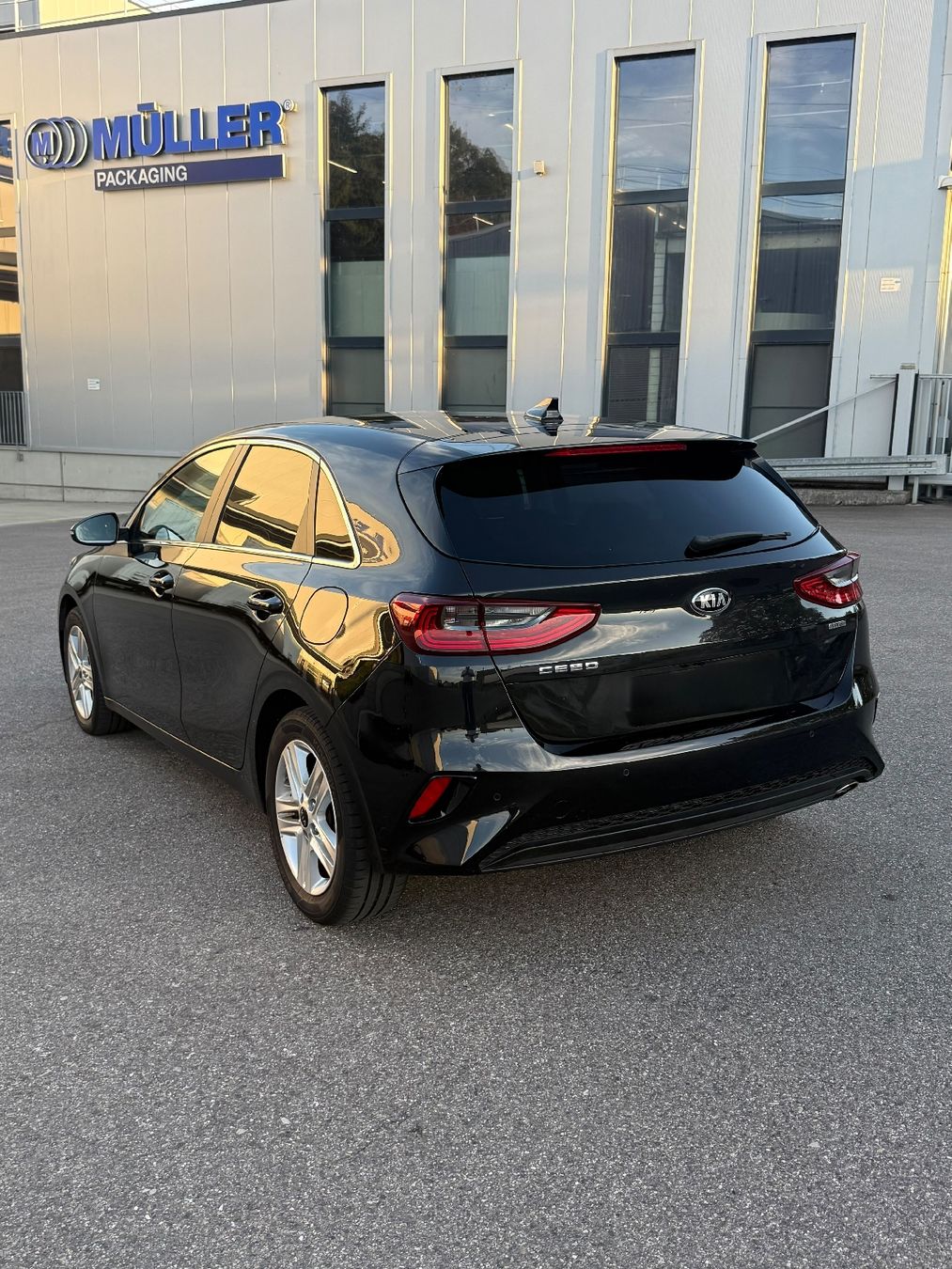 Kia Autos: Kia Ceed 1.6CRDI DCT – Gebraucht aus Münchenstein von sam_gwm9 2