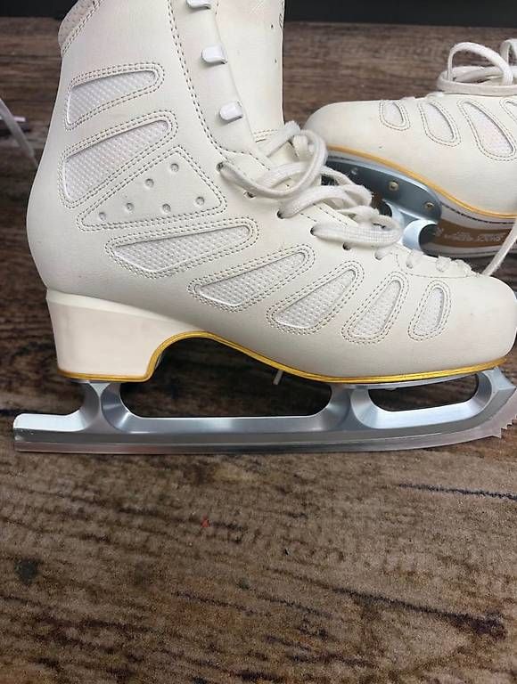 Edea Schlittschuhe: Edea Piano 260C – Gebraucht aus Wetzikon ZH von SarinaCollet 1