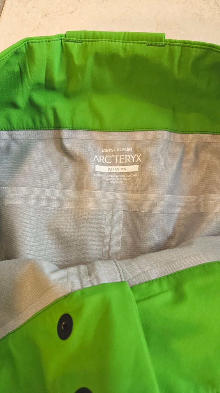 Arcteryx Pantaloni: Arcteryx Gore-Tex Hardshell Hose M – Usato da Cormondrèche venduto da ohawa 4