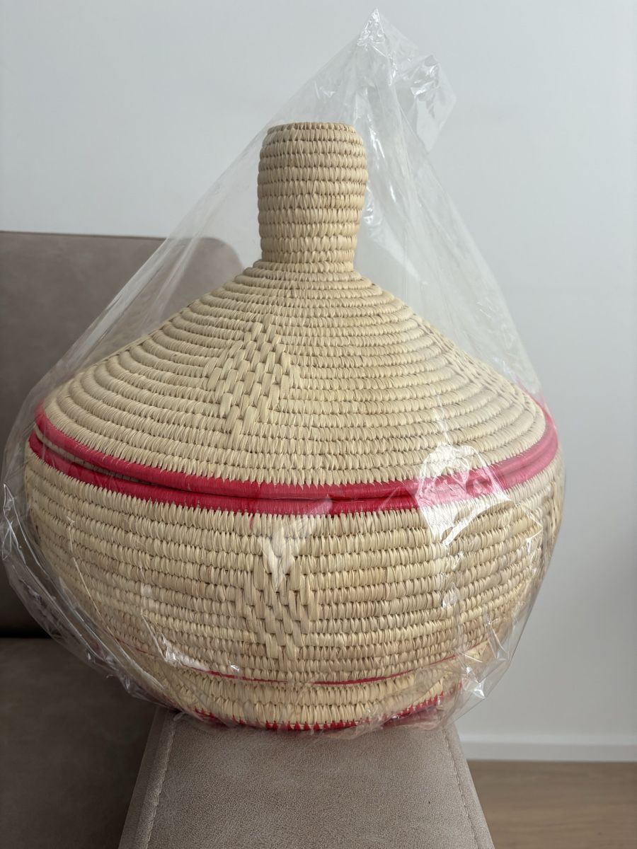 Altro per la casa: Handgefertigter Brotkorb aus Naturmaterial mit rotem Rand – Nuovo e nell'imballaggio originale da Basel venduto da tar92 4