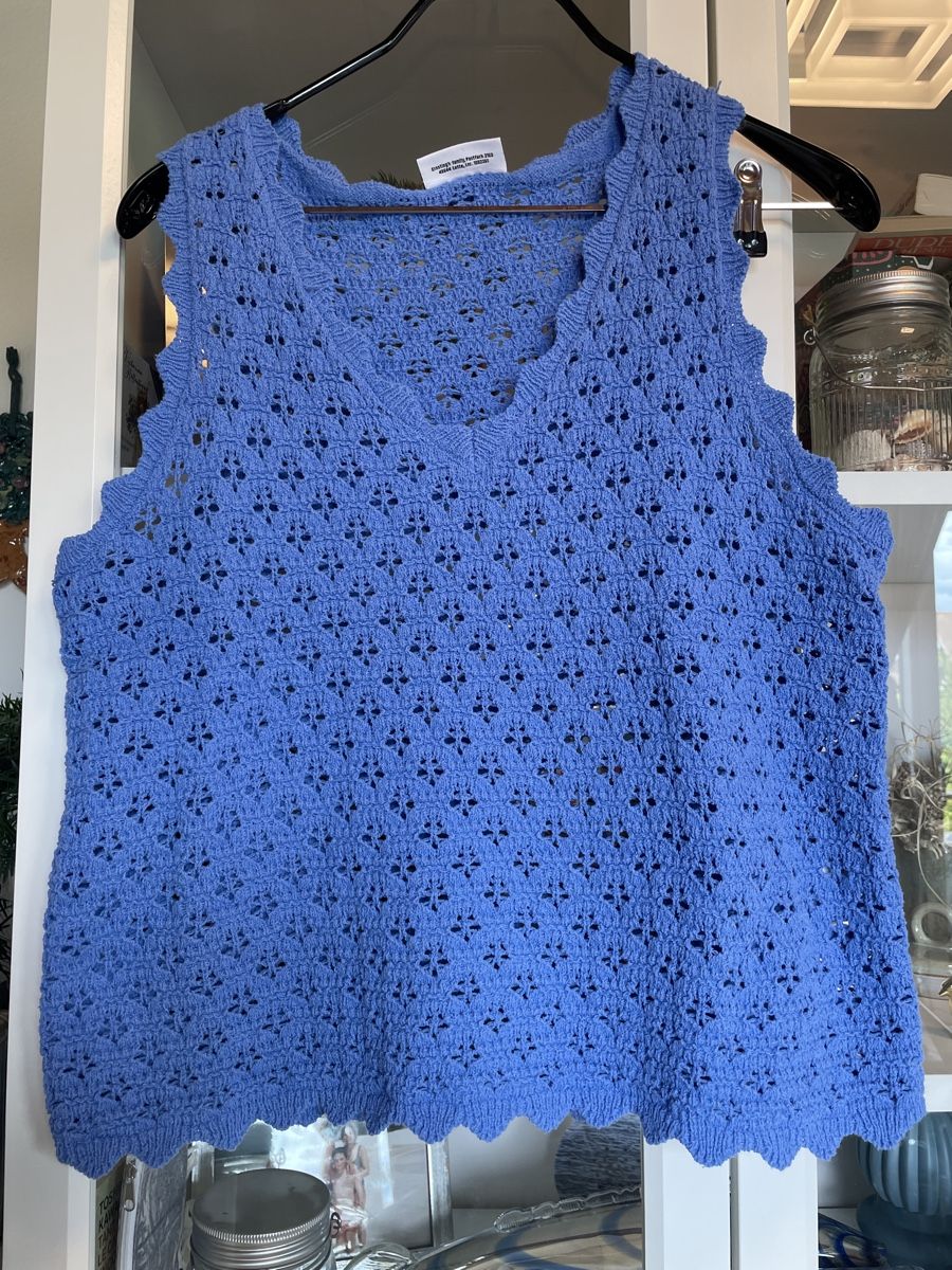 Tops: Top Shirt Tshirt Pullover 42 Damen – Gebraucht aus Oberwil BL von moneymaker1