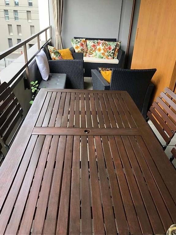 Set di tavolo e panche: Table avec chaise en acacia – Usato da Thônex venduto da fmo_vnl2