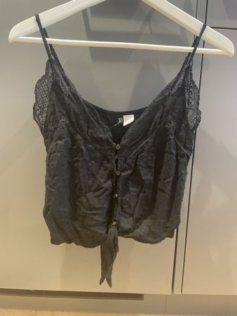 Schwarzes Crop-Top von H&M, Gr. 38