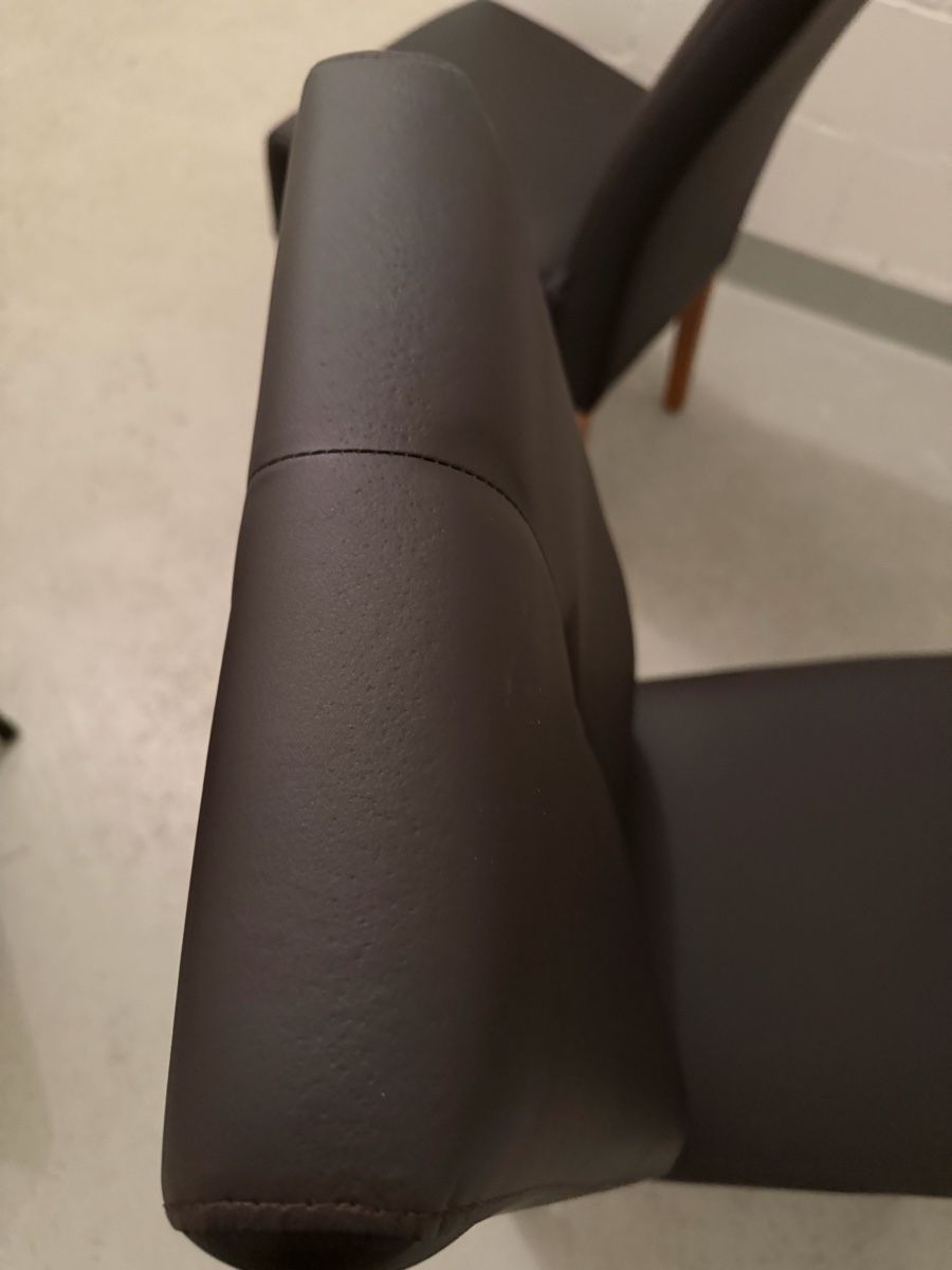 Conforama Stühle: Gut erhaltene Stühle, 4 Stk., Kunstleder, Braun – Gebraucht aus Olten von JanickH01 3