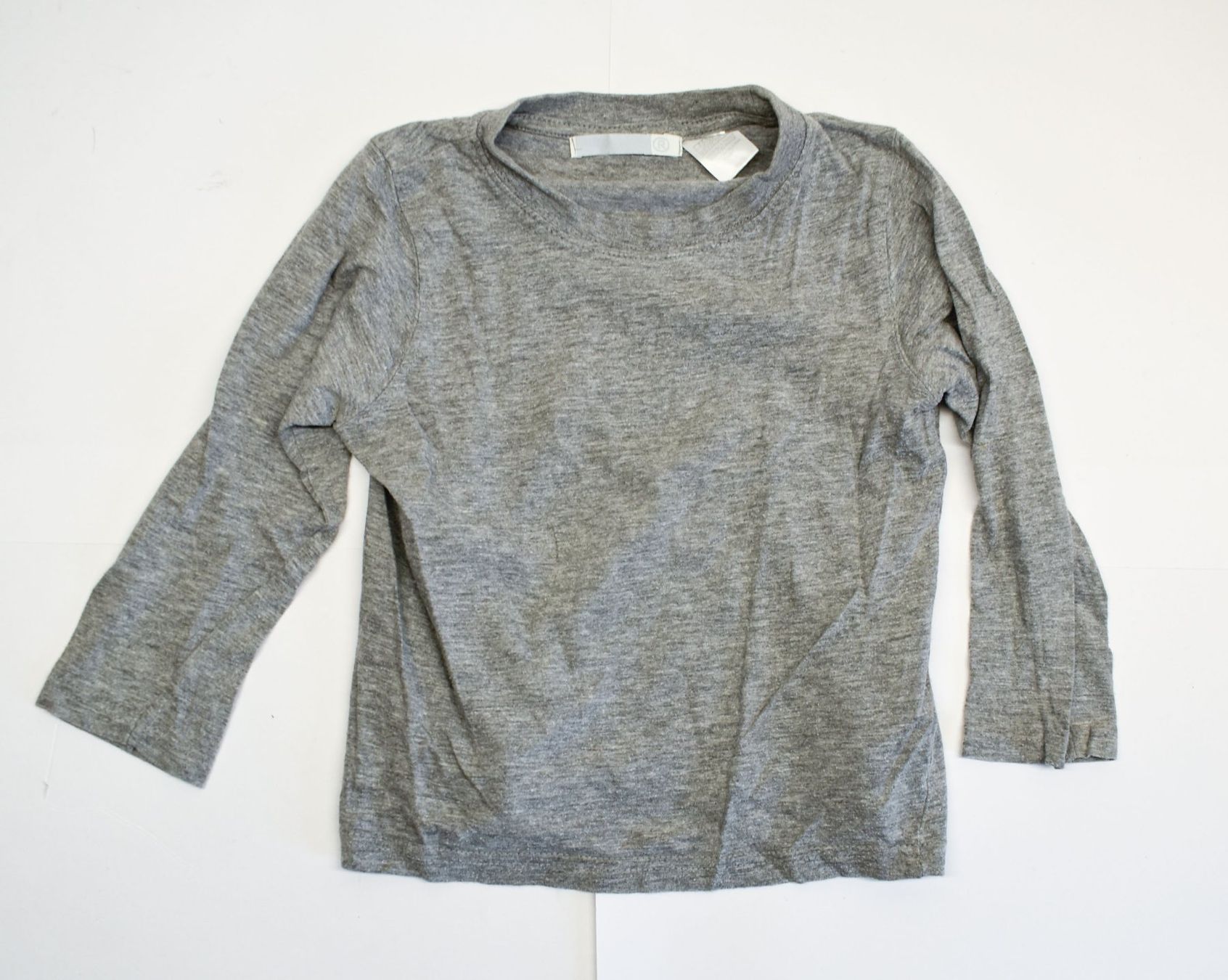 Kleiderpakete & -sets: 3 Stk Sweat-Shirt dünner langarmiger Pullover Grösse 114 – Gebraucht aus Biel/Bienne von tim_pww5 1