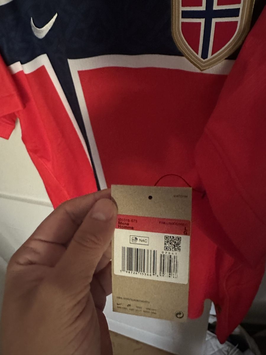 Nike Canottiere & Pantaloni: Norwegen Trikot 2026 L – Nuovo e nell'imballaggio originale da Basel venduto da pfosteauto 4