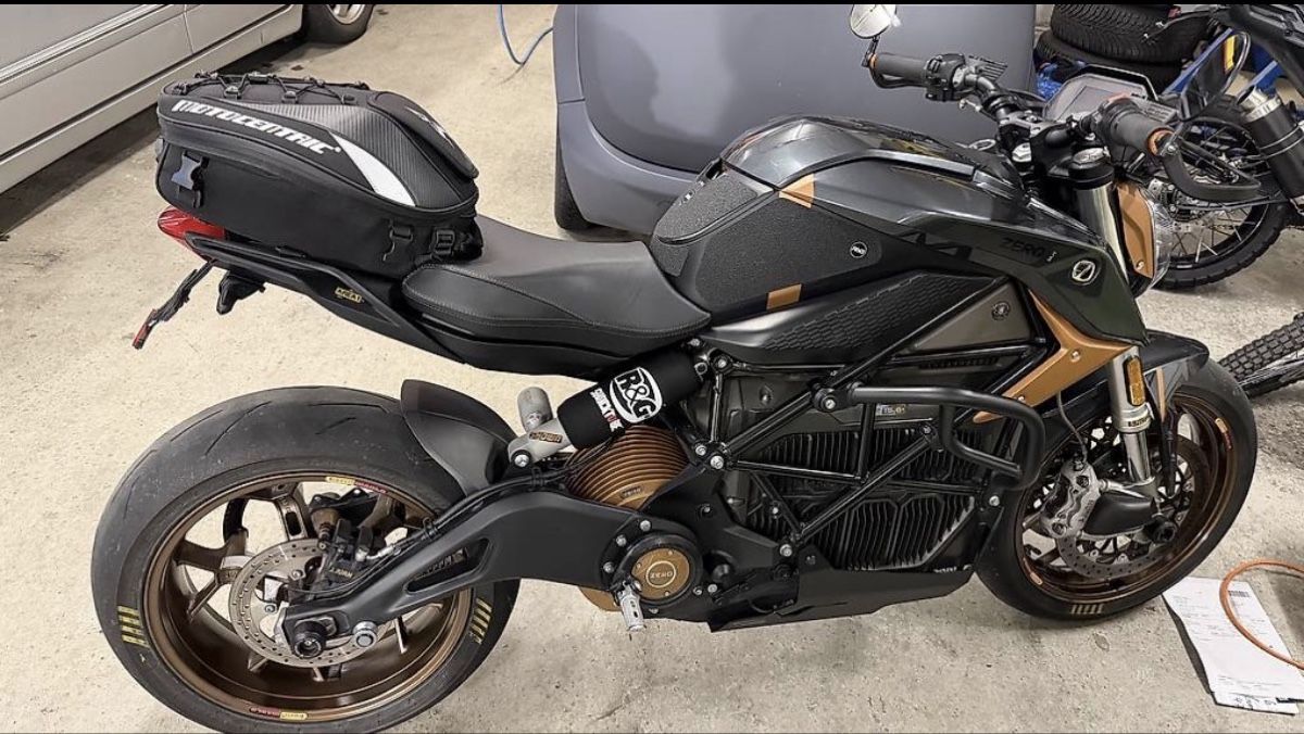 Zero Motorcycles Strada: Zero SRF premium fast charger 12kW – Usato da Movelier venduto da Greenpower