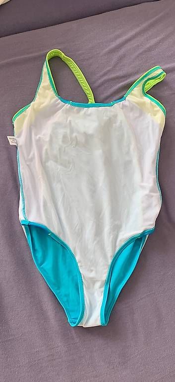 Maillots de bain: Badeanzug Grösse 176 – D'occasion à Rothenburg par Flaeckly 4