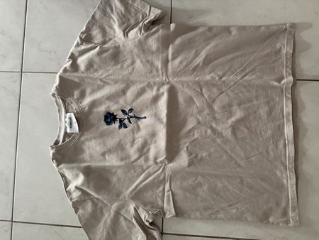 Catch T-Shirt, Beige mit Rose, Grösse M, Top Zustand!