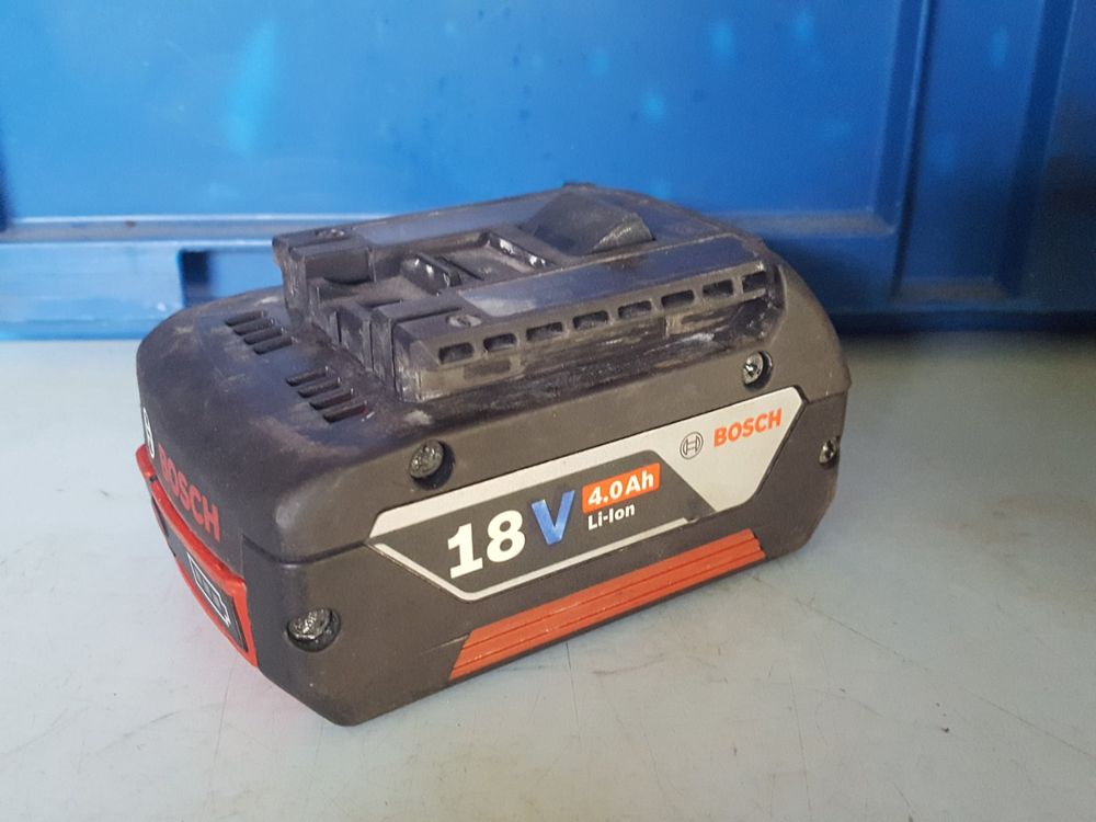 Bosch Akku 4 AH 18 Volt | Kaufen auf Ricardo