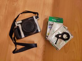 Fujifilm Instax Wide 300 Sofortbildkamera + Filme & Nahlinse