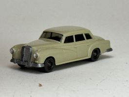 Wiking Mercedes 300 Adernauer h-gelbgrau