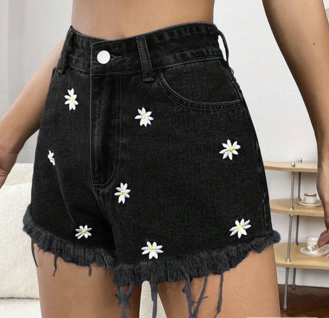 Jeans: Coole Shorts gr S – Neu (gemäss Beschreibung) aus Liebefeld von cag_yj8s