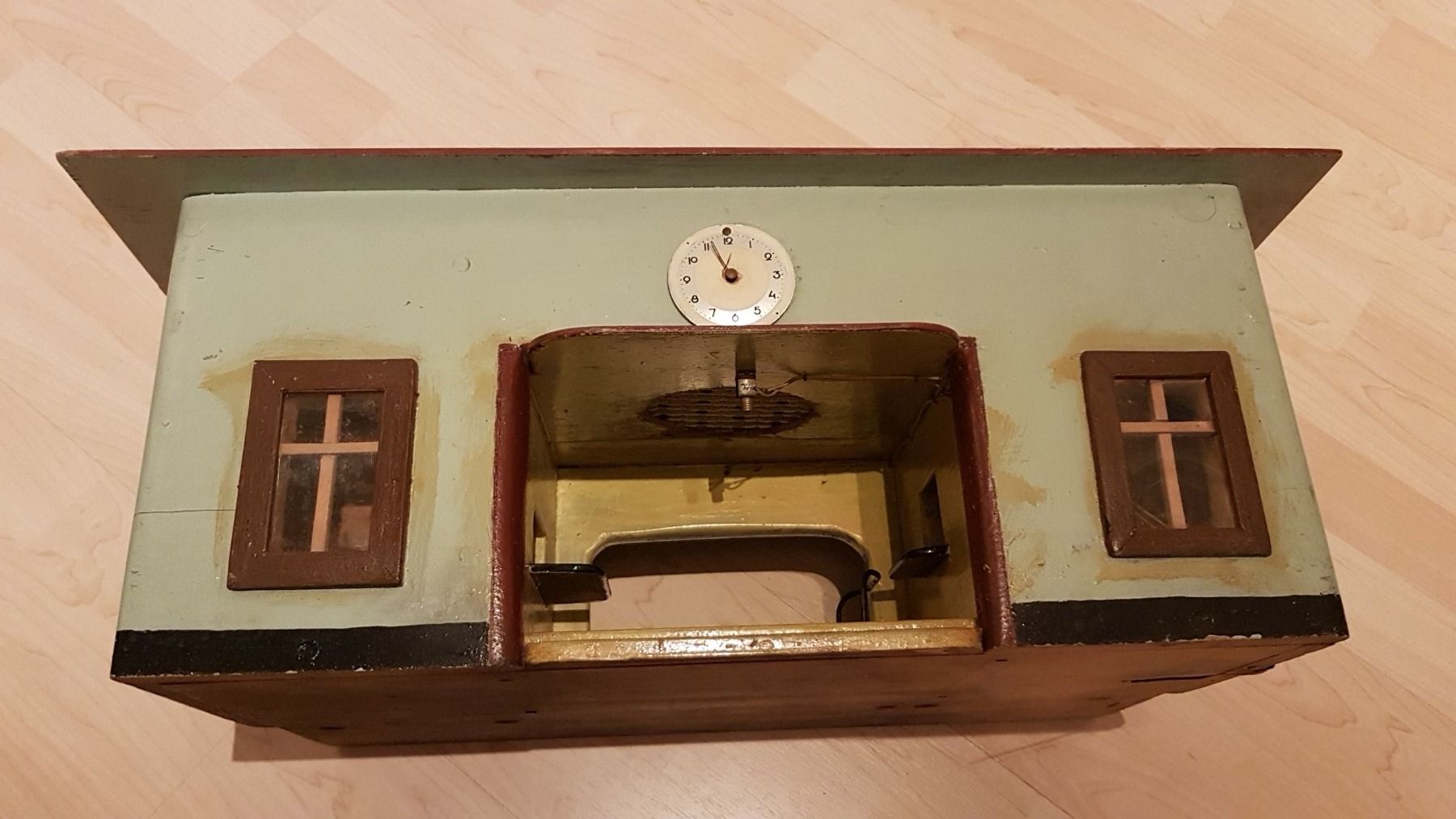 Casette per bambini: Bahnhof nachbau – Usato da Dielsdorf venduto da Ford97