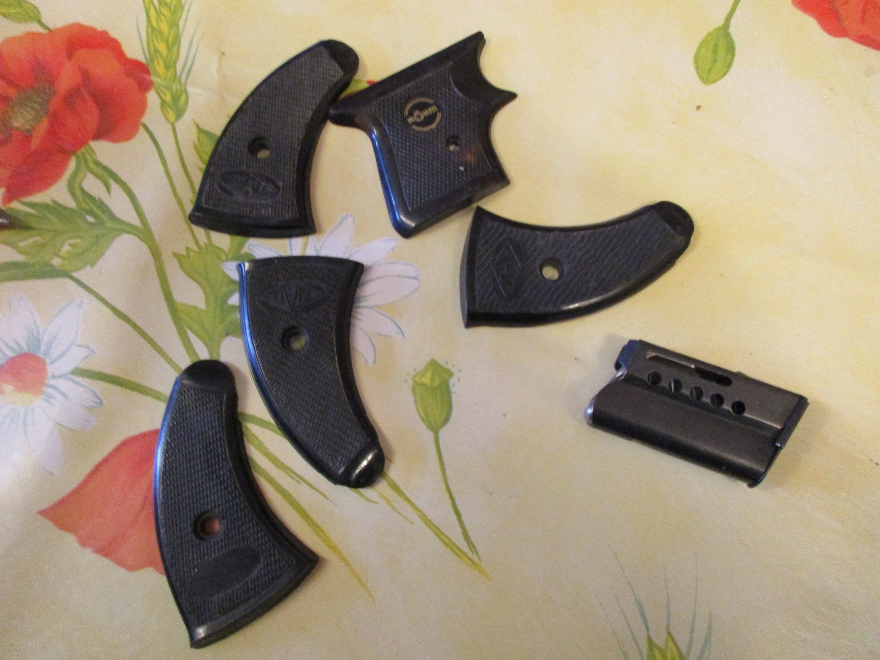Schützensport: Pistolen Handgriffe – Gebraucht aus Frick von Schweinchen1965 1