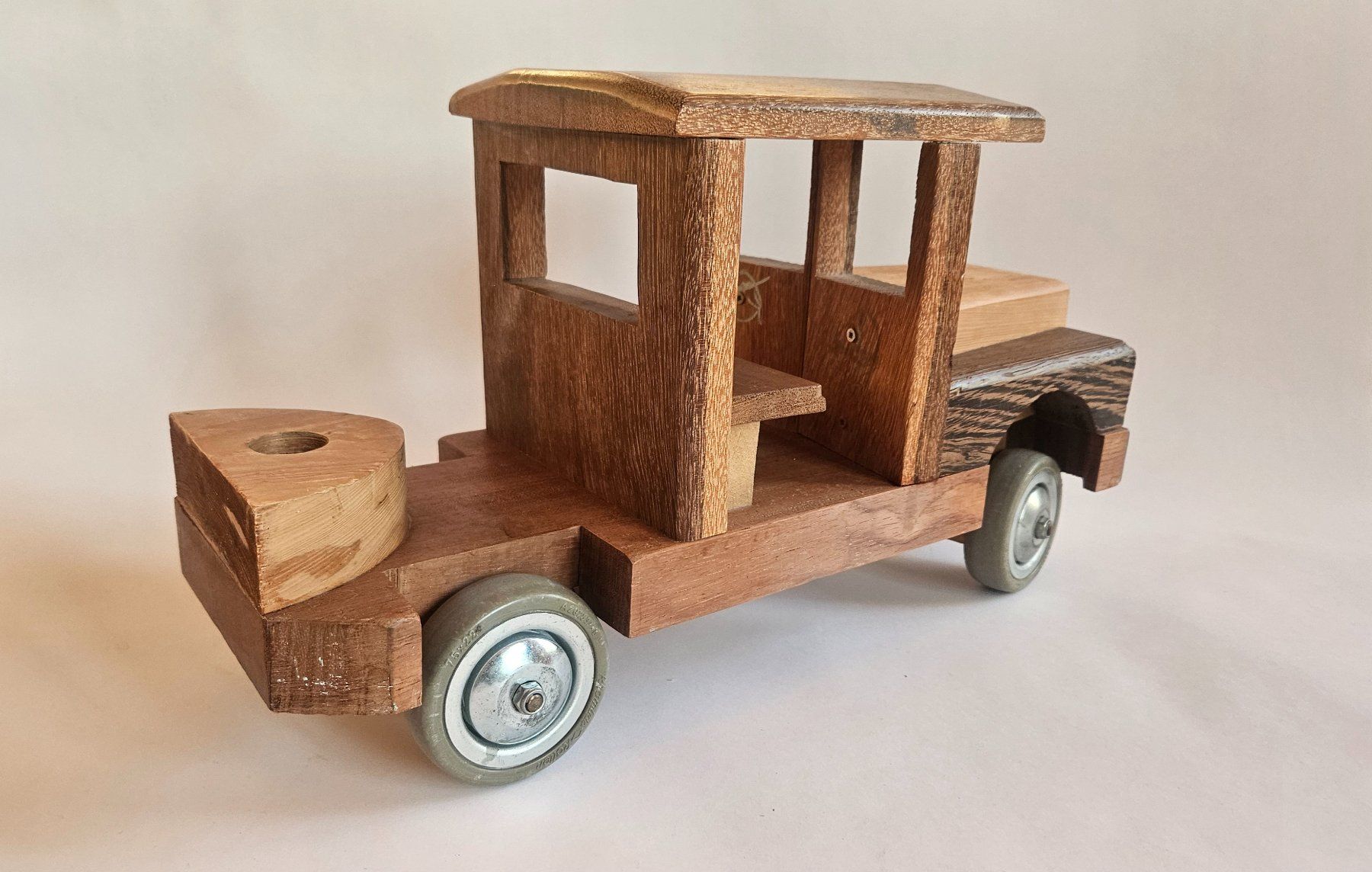 Spielzeuge: Holzauto – Gebraucht aus Wetzikon von SIRIOLIT 5