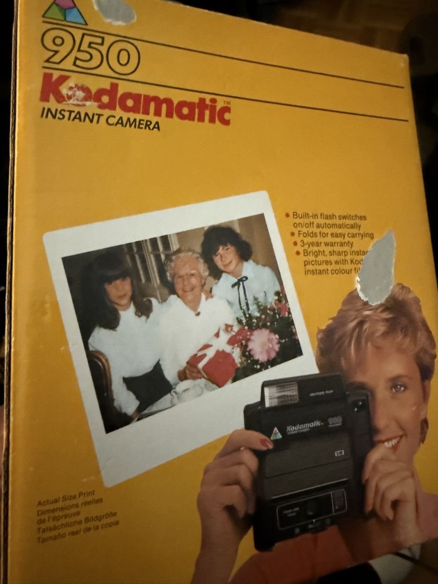Kodak Kamera: Kodak Polaroïd – Gebraucht aus Crissier von Body-Jonat 1