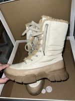 Snow boots