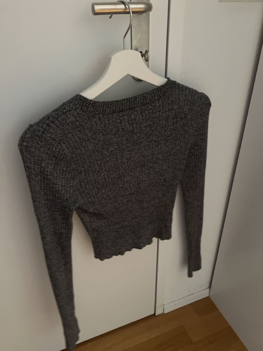 H&M Top: Basic graues langarmshirt Grösse S – Usato da Wettingen venduto da Jaaani 1