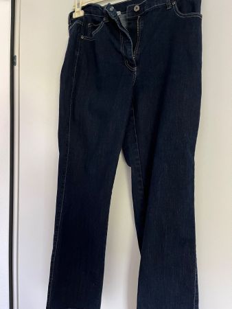 Jeans /// Dunkelblau