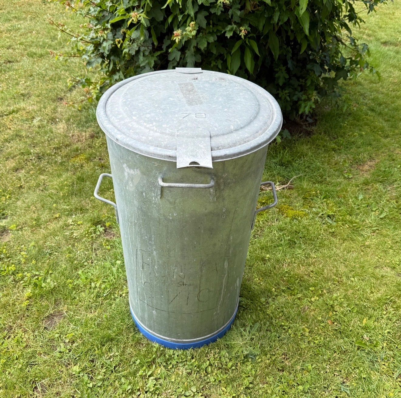 Abfalleimer: Abfalleimer Tonne 70 L feuerfest – Gebraucht aus Gerlafingen von sternrose