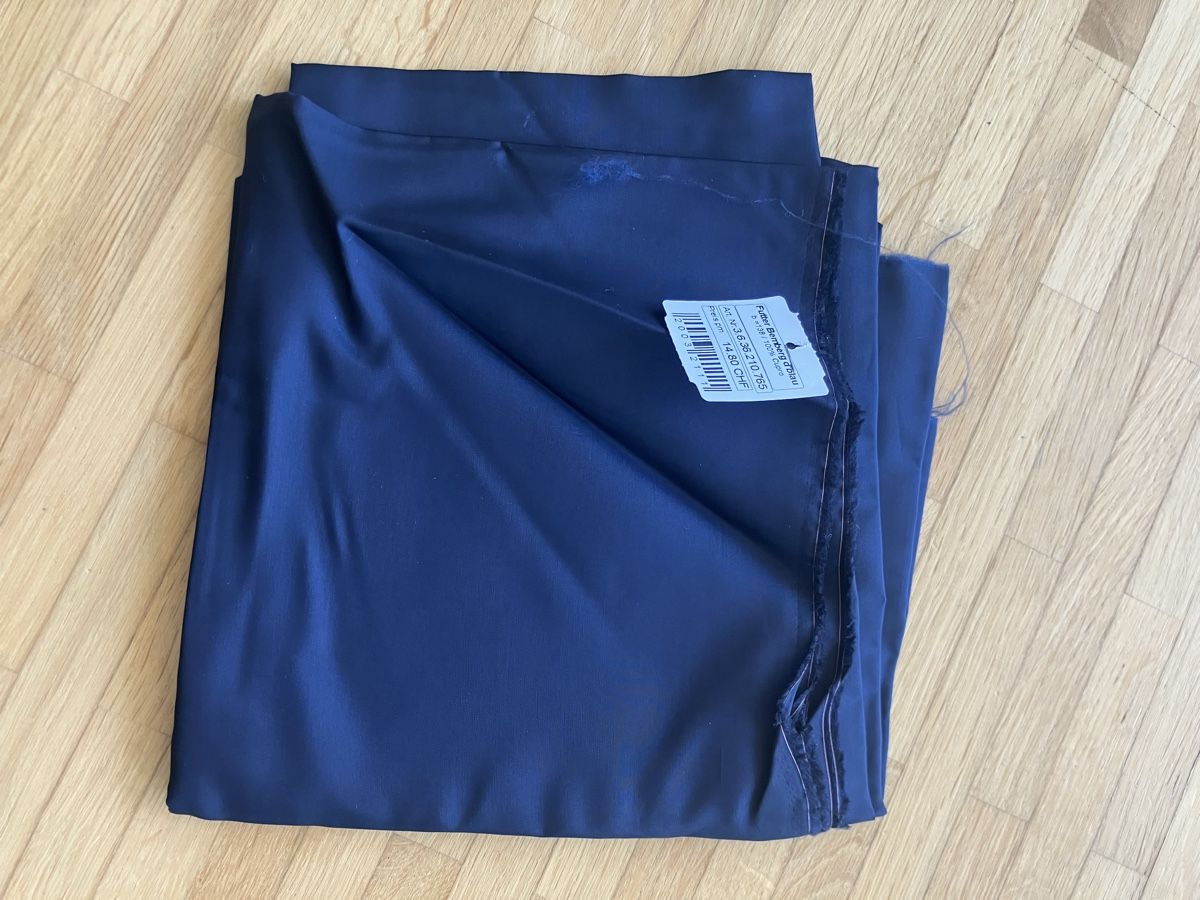 Tessuti: Futterstoff  dunkelblau 100% Cupro Breite 138cm neu – Nuovo e nell'imballaggio originale da Luzern venduto da xyz9