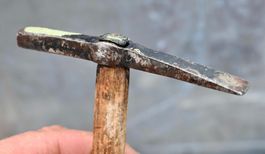 alter Kesselsteinhammer ? schmaler kopf
