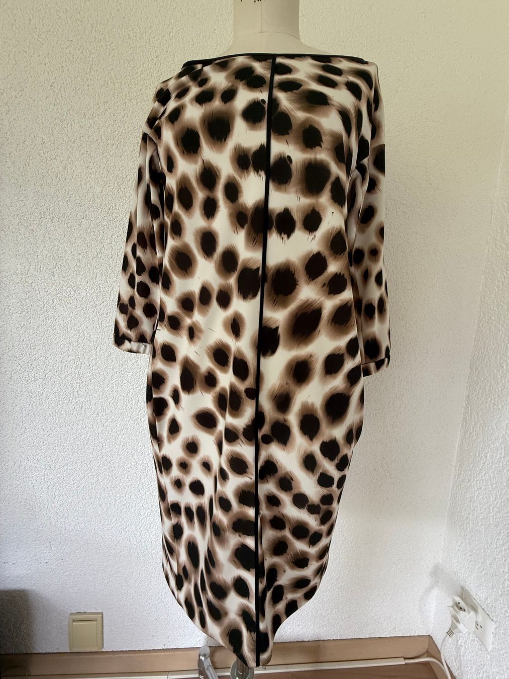 Marc Cain Kleider: Marc Cain Kleid Grösse 40 Leoprint – Gebraucht aus Kirchdorf AG von coco123