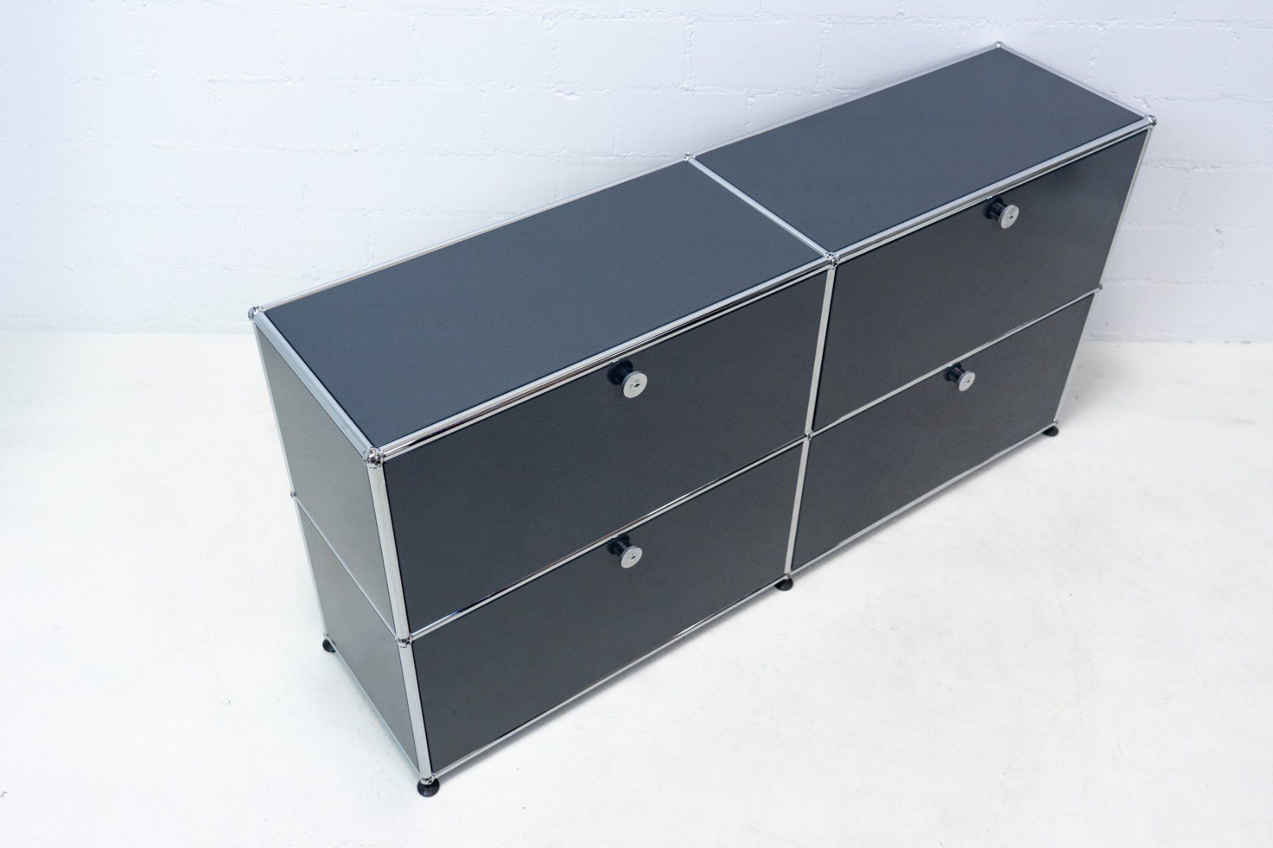 USM Kommoden: USM Haller Sideboard Anthrazitgrau Nr. 53 Lieferung möglich – Gebraucht aus Schaffhausen von Studio-Ara 1