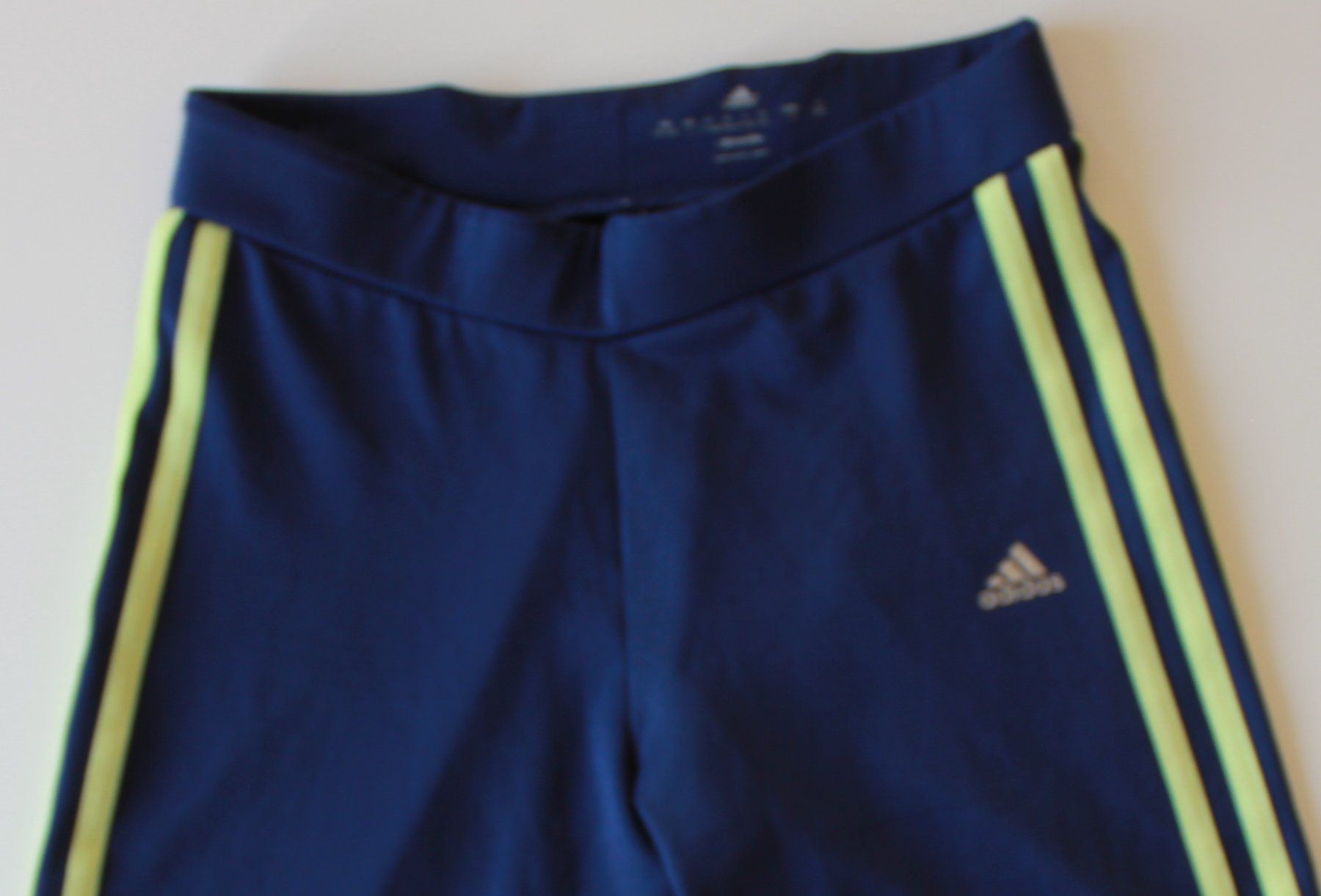 Adidas Pantaloni: Short Adidas  t. 164 – Usato da Peseux venduto da Gilloss 1