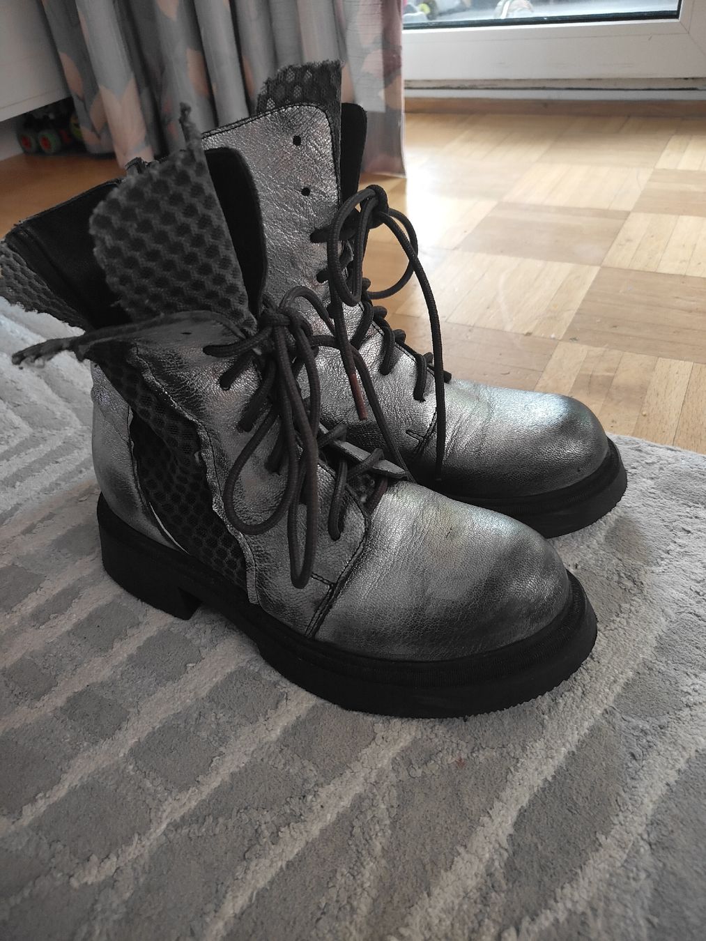 Scarpe da donna: Bottines argentées originales et confortables, taille 38 – Nuovo (secondo la descrizione) da Biel/Bienne venduto da Edi5Roli3 8
