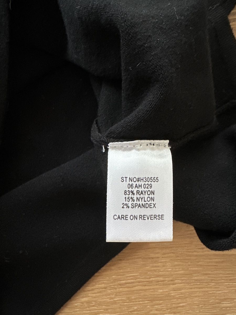 Maglioni & Felpe: Black Turtleneck Sweater with Beaded Cuffs - Size Small – Usato da Binningen venduto da can_s2yh 4