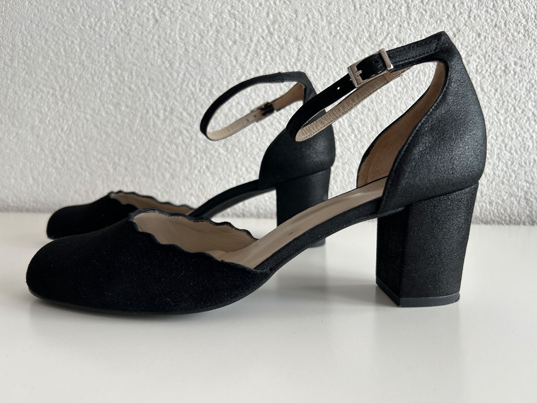 Scarpe da donna: Wildleder-Sandale von Varese, Grösse 40 – Usato da Pfäffikon ZH venduto da the4mos