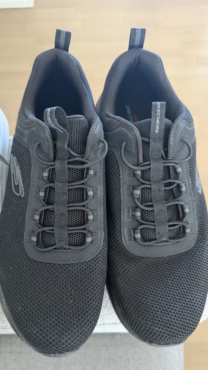 Chaussures hommes: Schuhpaket Grösse 44 – D'occasion à Einsiedeln par M_a_r_c_e_l_o 1