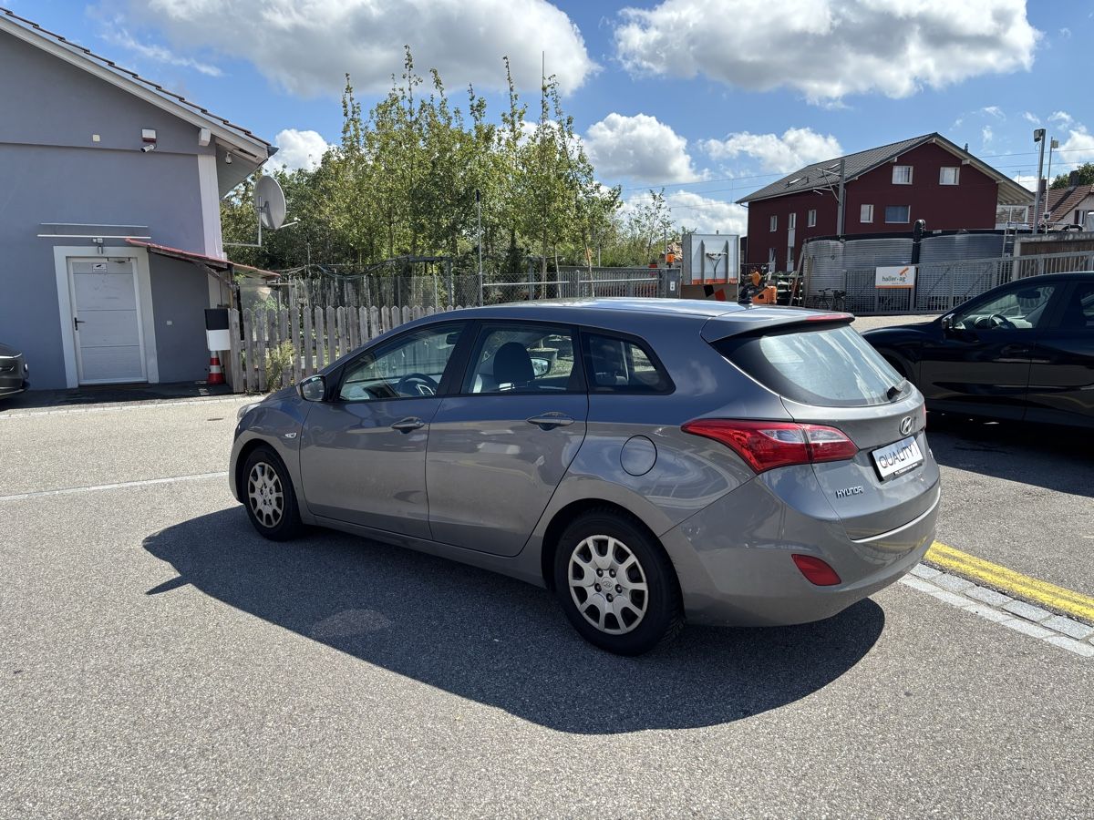 Hyundai Autos: Hyundai i30 1.4 Ab MFK – Gebraucht aus OFTRINGEN von Larosa_Automobile 2