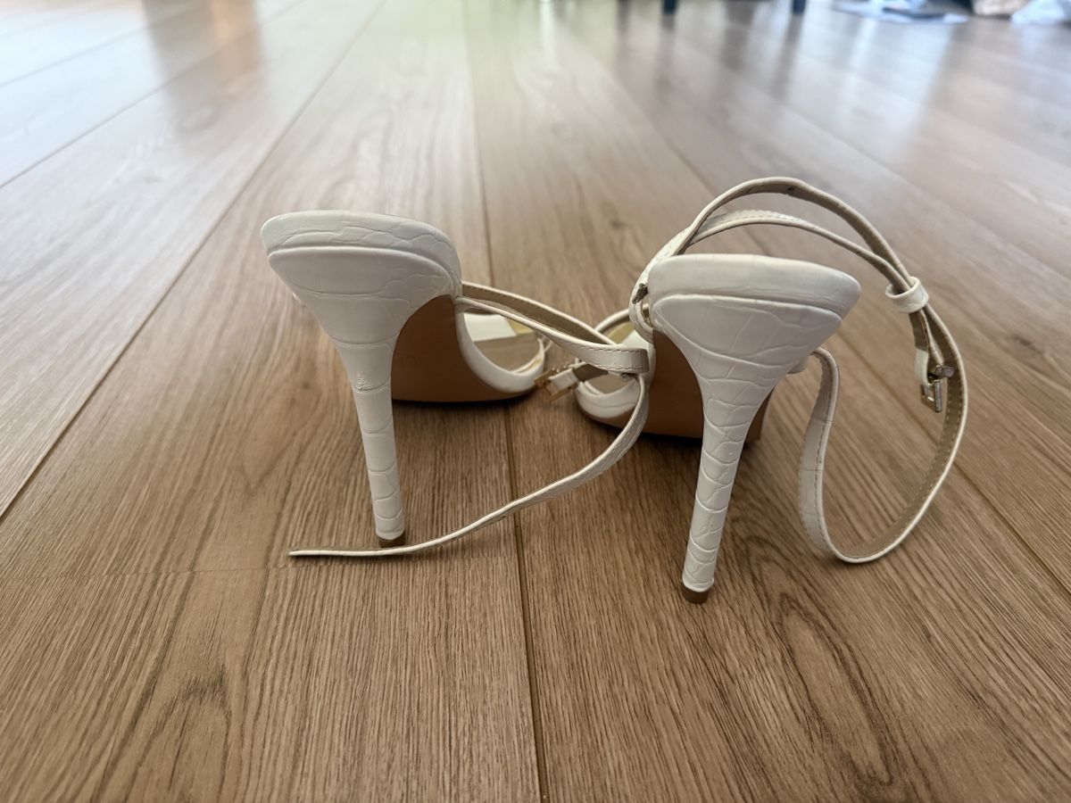Scarpe da donna: Talon (40) blanc  – Usato da Grand-Lancy venduto da laura_oeg 2