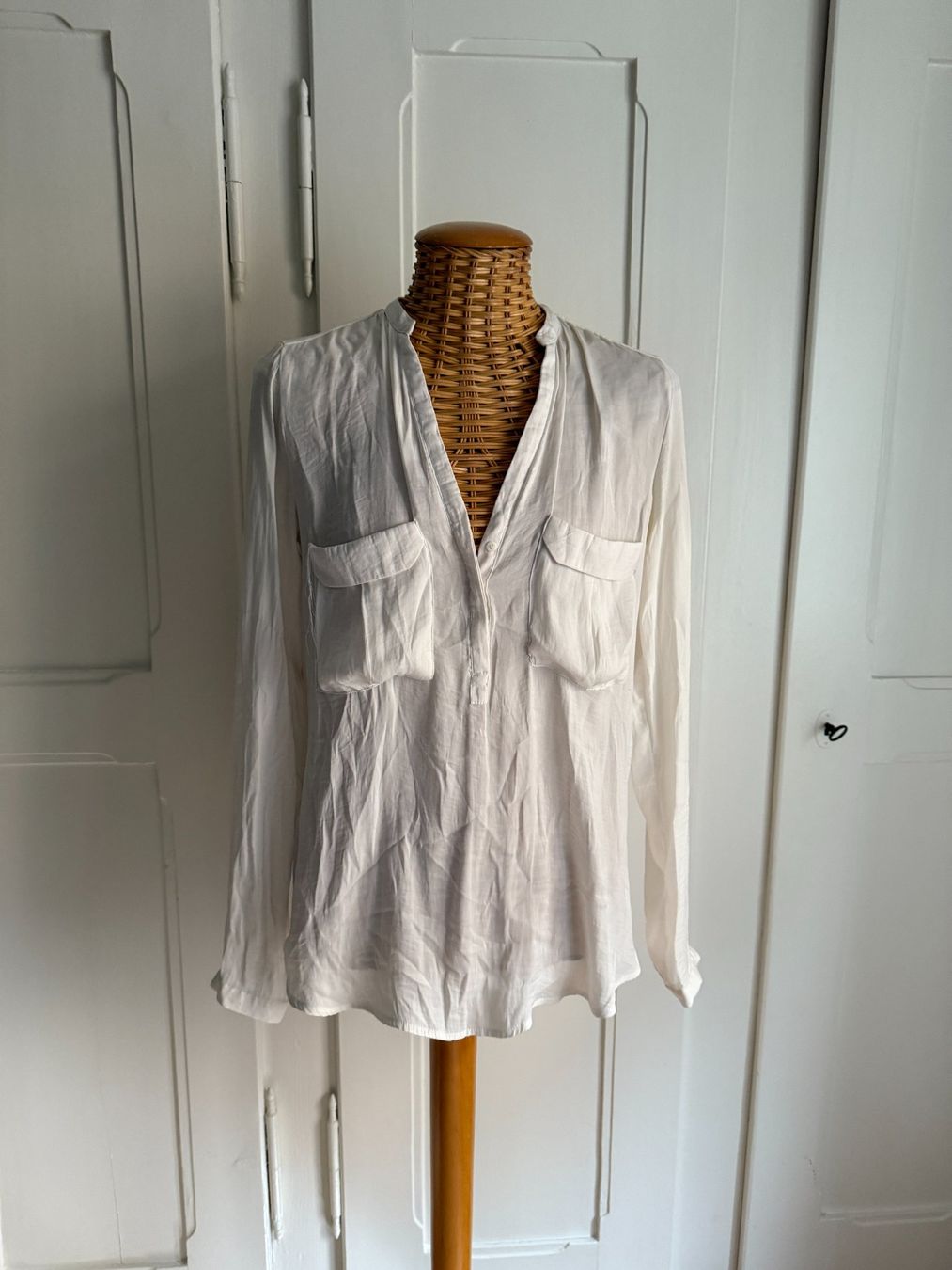 Blusen: Bluse weiss fliessend S – Gebraucht aus Zürich von Diazaio