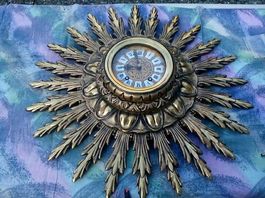 1 ancienne horloge soleil mécanique marque Azura.