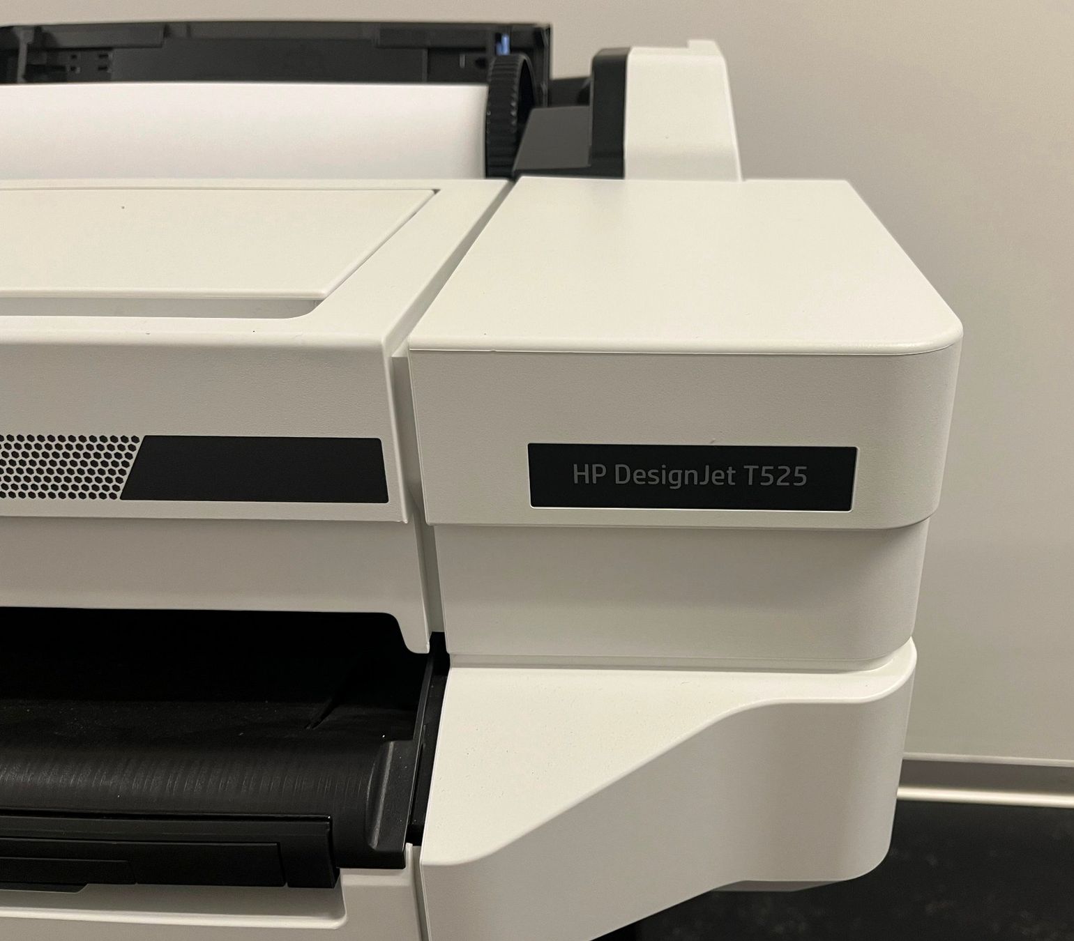 Hewlett Packard Stampanti: HP DesignJet T525 Grossformatdrucker mit Standfuss – Usato da Spiegel b. Bern venduto da Bxb 3