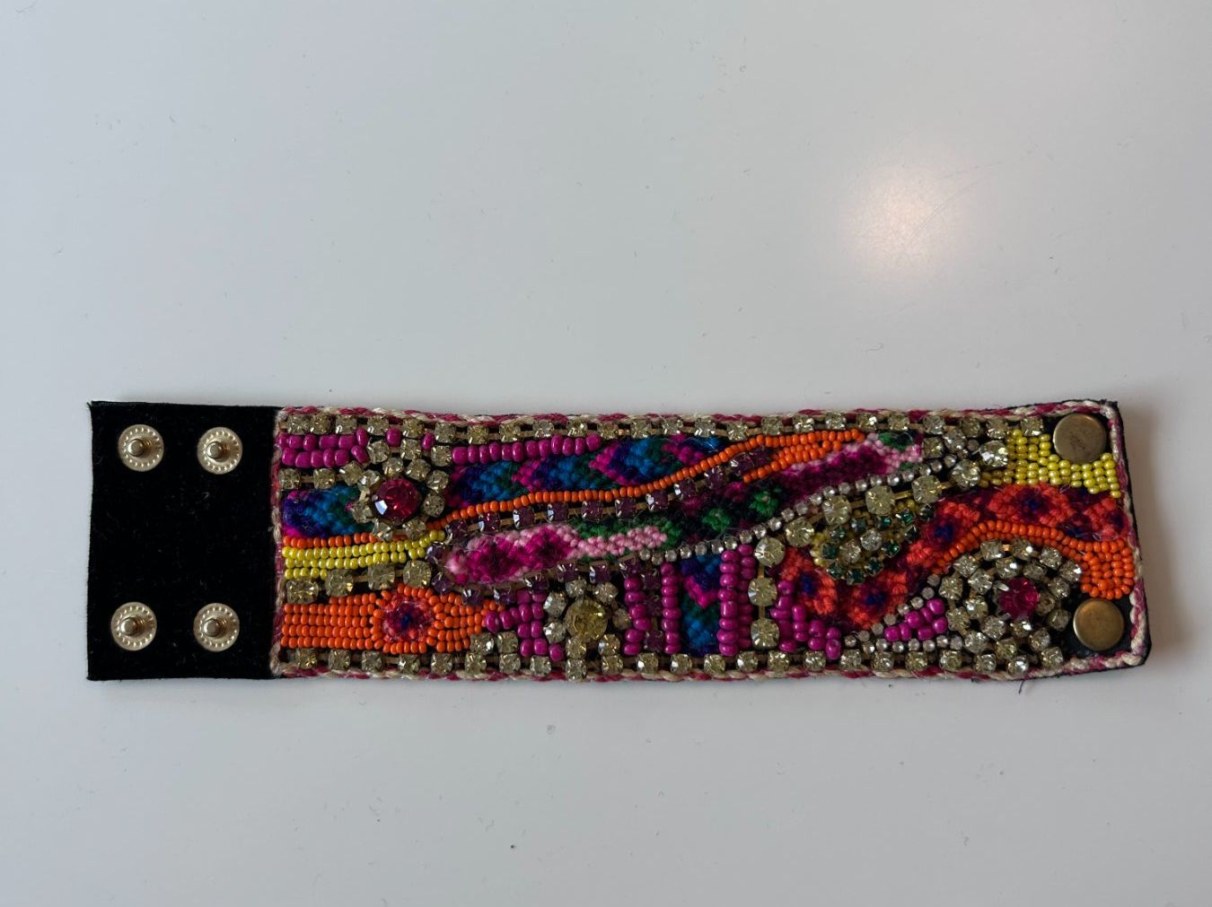 Mango Bracciali & Braccialetti: Armband mit Stickereien – Usato da St. Gallen venduto da look-twice