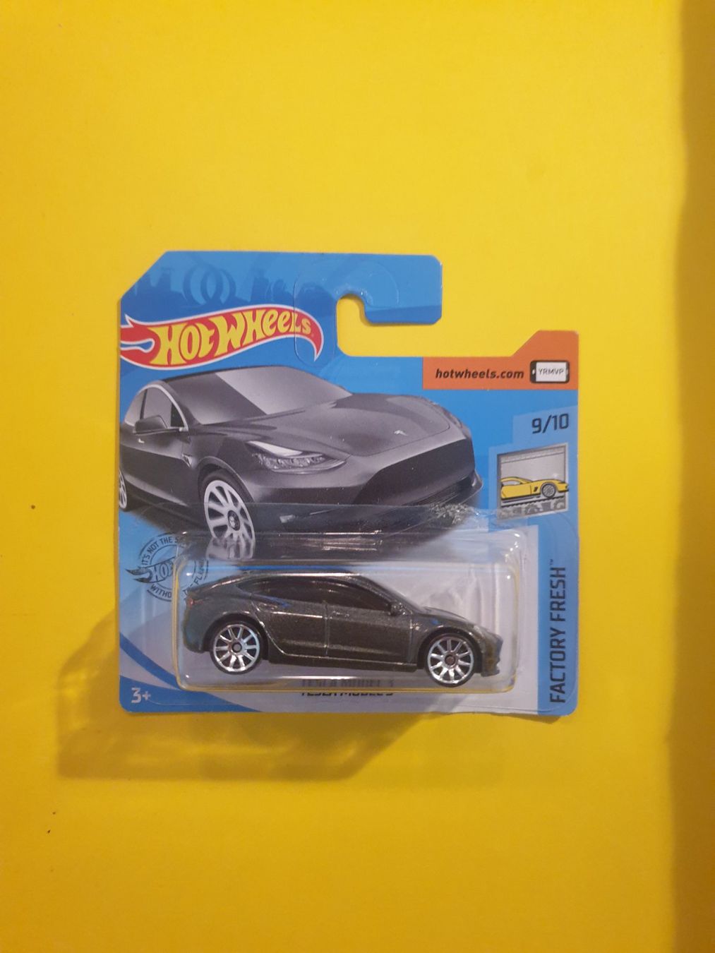 Hot Wheels Modellini d'auto: Hot Wheels TESLA MODEL 3 – Nuovo e nell'imballaggio originale da Oftringen venduto da Rotor