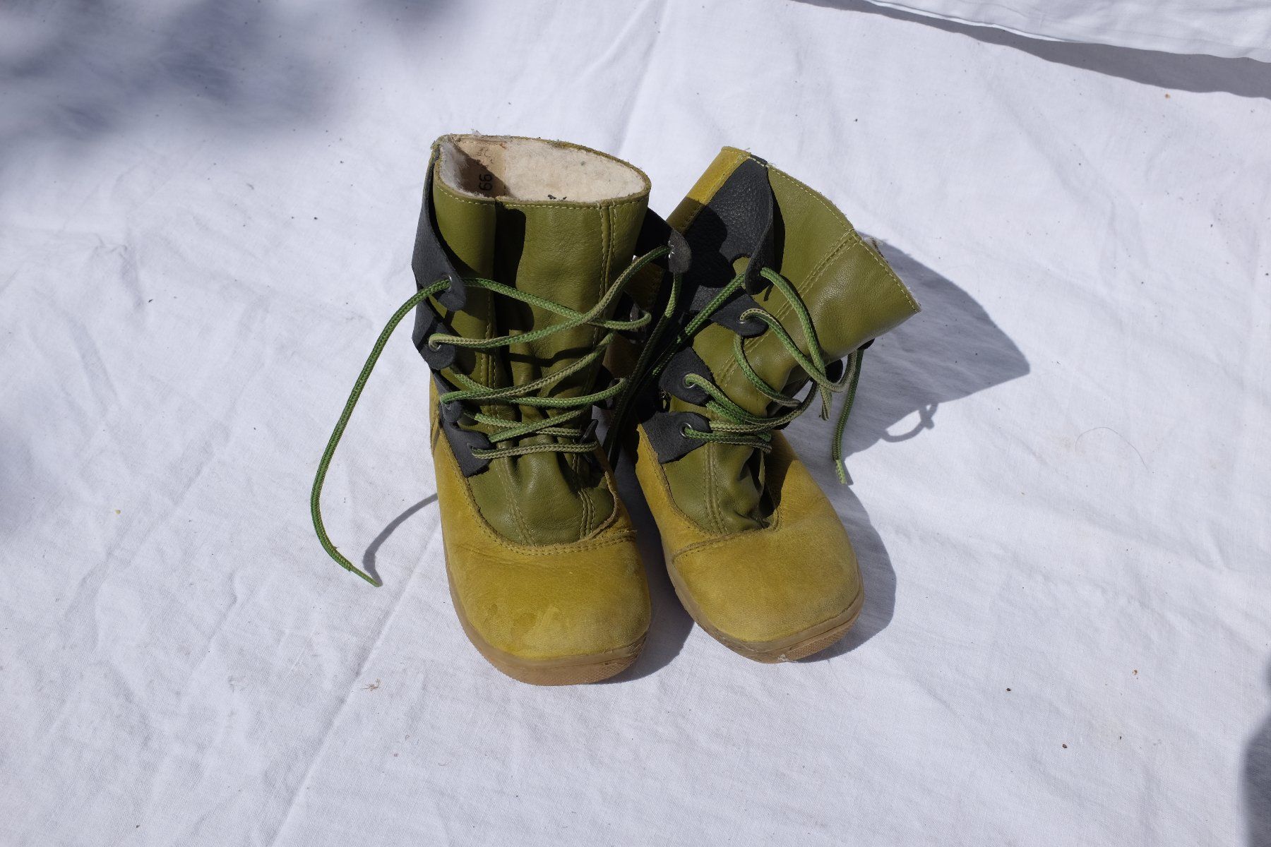 Scarpe per ragazzi: Winterstiefel mit Fellfutter Grösse 25, Leder, gebraucht – Usato da Zürich venduto da User67890 1