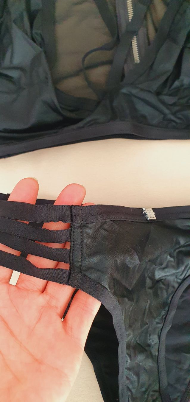 Altra biancheria intima: JETTE Mesh-Top + Slip aus elastischem Lederimitat Gr. 34 – Usato da Stansstad venduto da InStyle8 7
