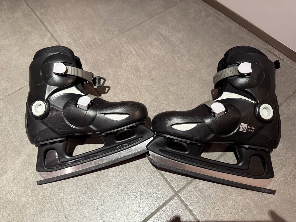 Oxelo Pattini da ghiaccio: Schlittschuhe 34-36 Oxelo – Usato da Claro venduto da KarinS84