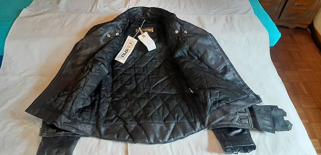 Vestes: Lederjacke1 – D'occasion à Schaffhausen par ces_wyd6 2