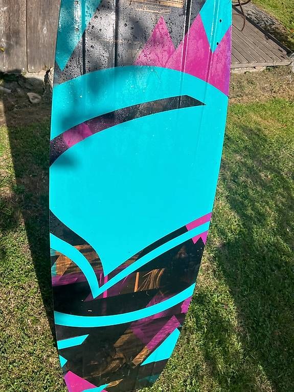 Planches de surf: Liquid Force Element Kiteboard – D'occasion à lüscherz par simple_nic 3
