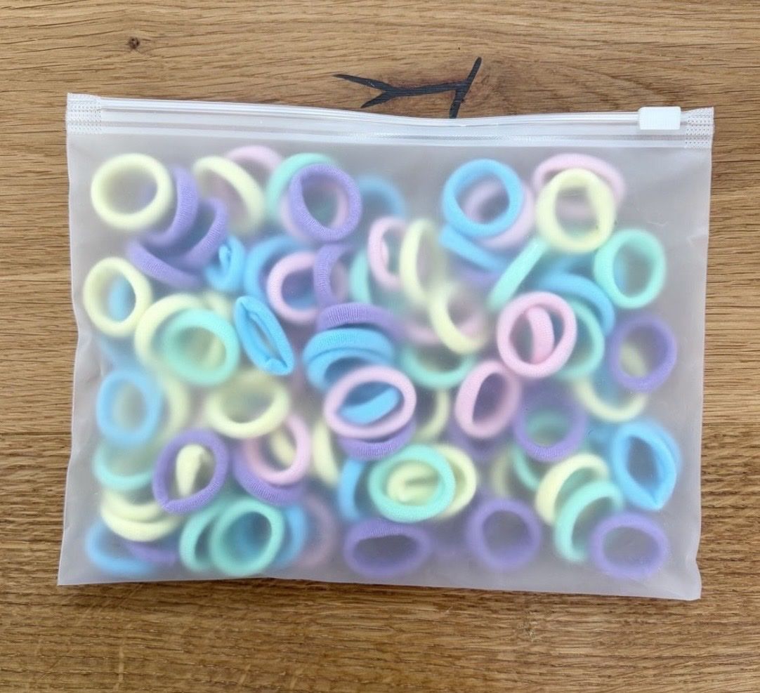Accessori per capelli: 100 Haargummis Set bunt gemischt NEU – Nuovo e nell'imballaggio originale da Hinwil venduto da crn139