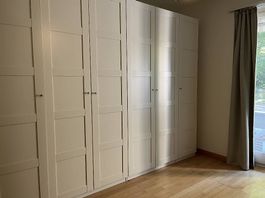 Kleiderschrank weiss 7 Tueren Schubladen Guter Zustand