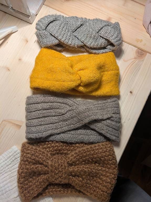 Foulards & écharpes: 2 Schals und 4 Stirnbänder – D'occasion à Schwyz par Magdalena86 1