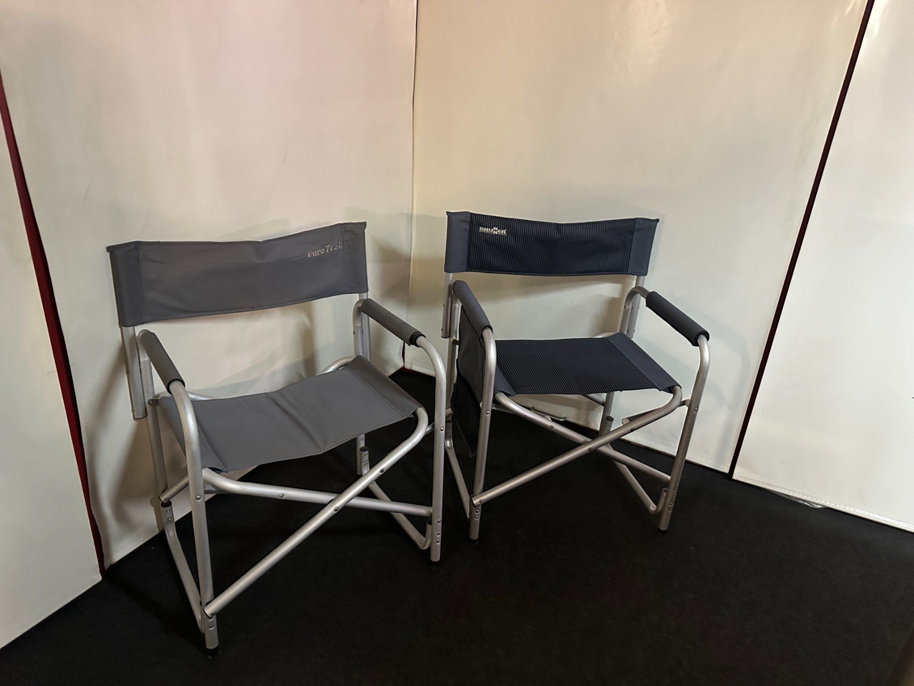 Veicoli da campeggio: Campingklapptisch mit 2 Stühlen. – Usato da Dagmersellen venduto da heyv 6